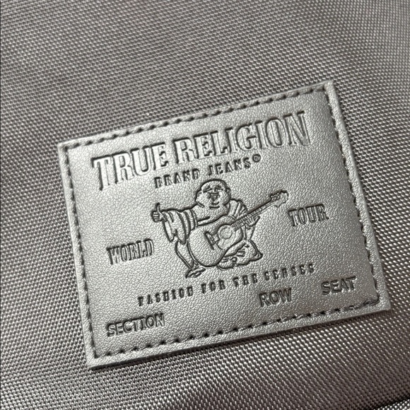True Religion Yeta Sling Crossbody,3 zip compartments,credit card slots - Picture 11 of 16
